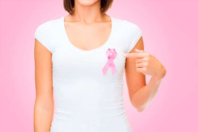 Existe relación entre la mamoplastia de aumento y el-cáncer de seno